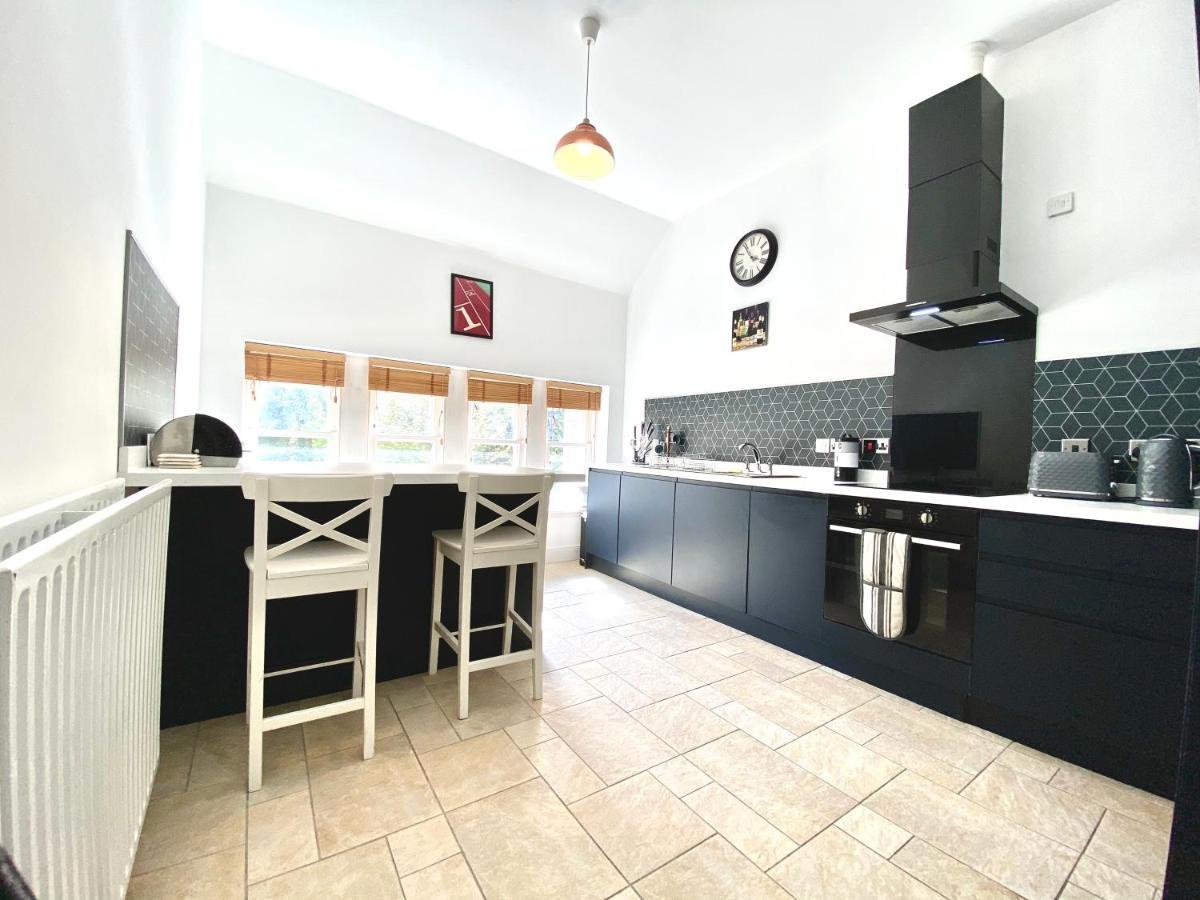 Serviced Accommodation Moray - Lesmurdie House เอลจิน ภายนอก รูปภาพ