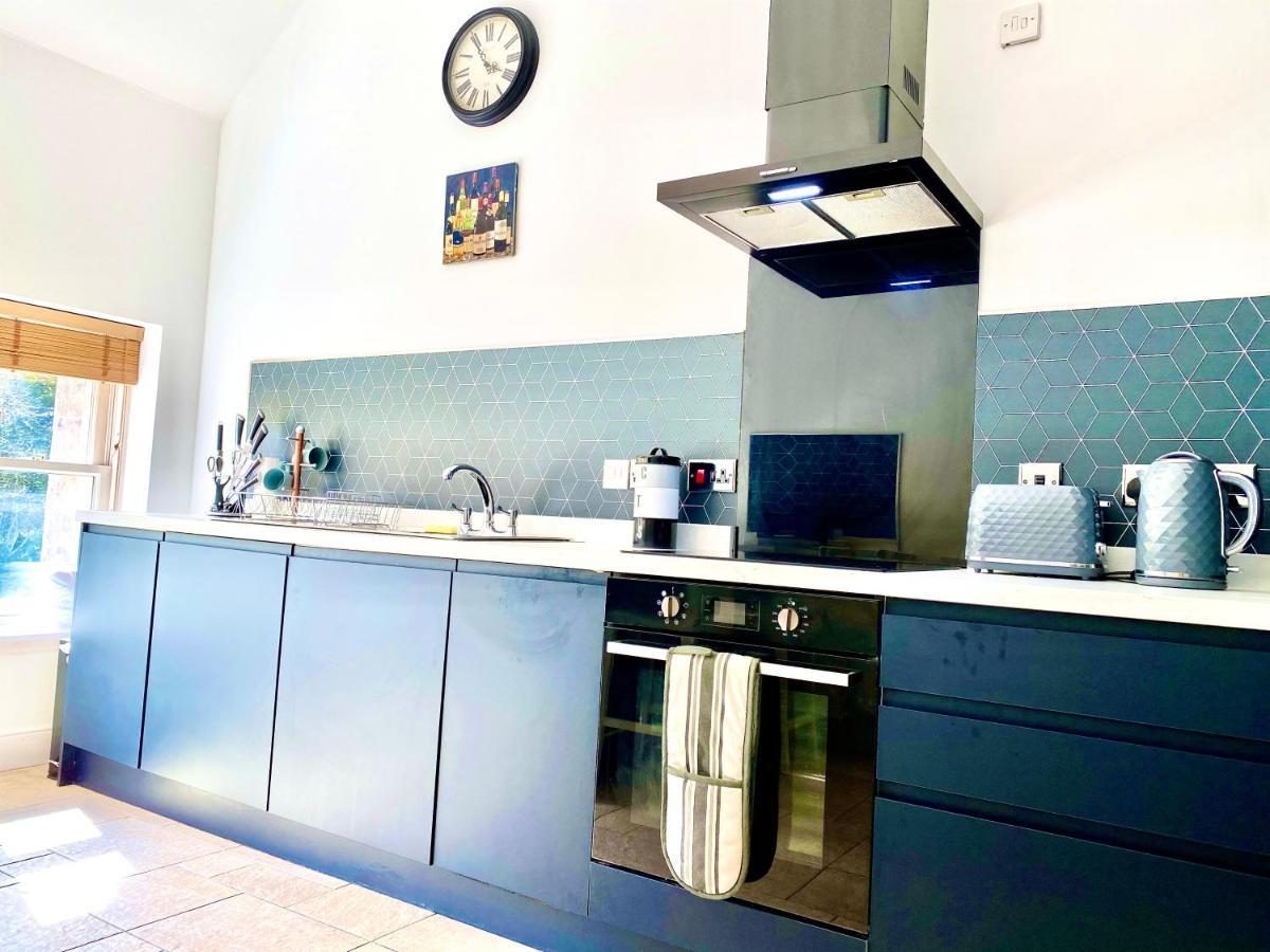 Serviced Accommodation Moray - Lesmurdie House เอลจิน ภายนอก รูปภาพ